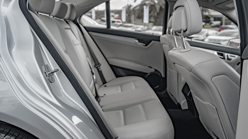 2010 Mercedes-Benz C 250 17