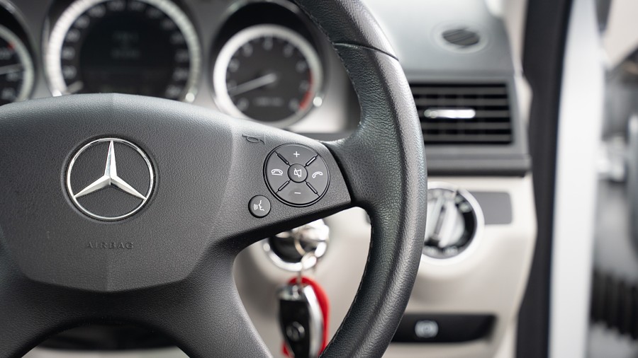 2010 Mercedes-Benz C 250 14