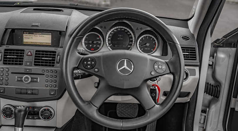 2010 Mercedes-Benz C 250 11