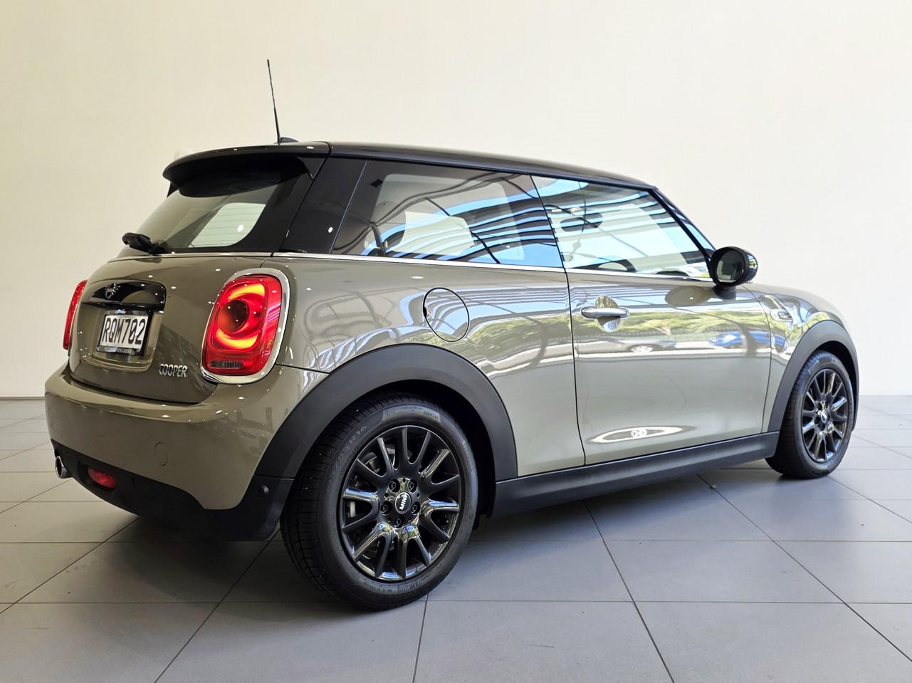 MINI Cooper Hatch Salt II