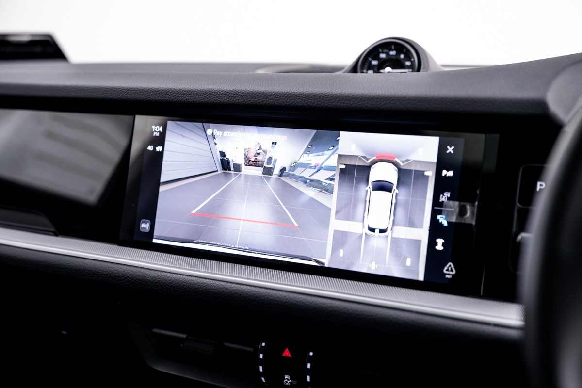 Porsche Cayenne SUV (E3 II)