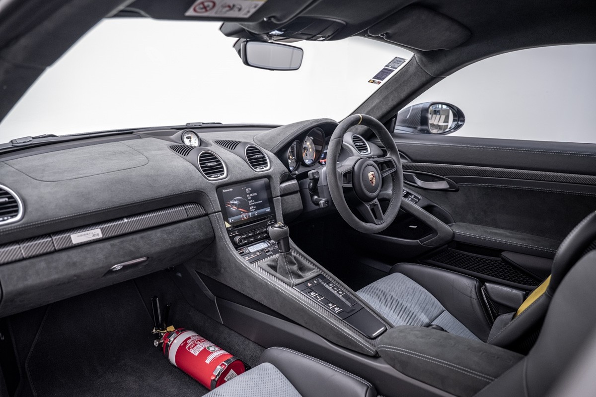 Porsche 718 Cayman GT4 RS - Weissach Package