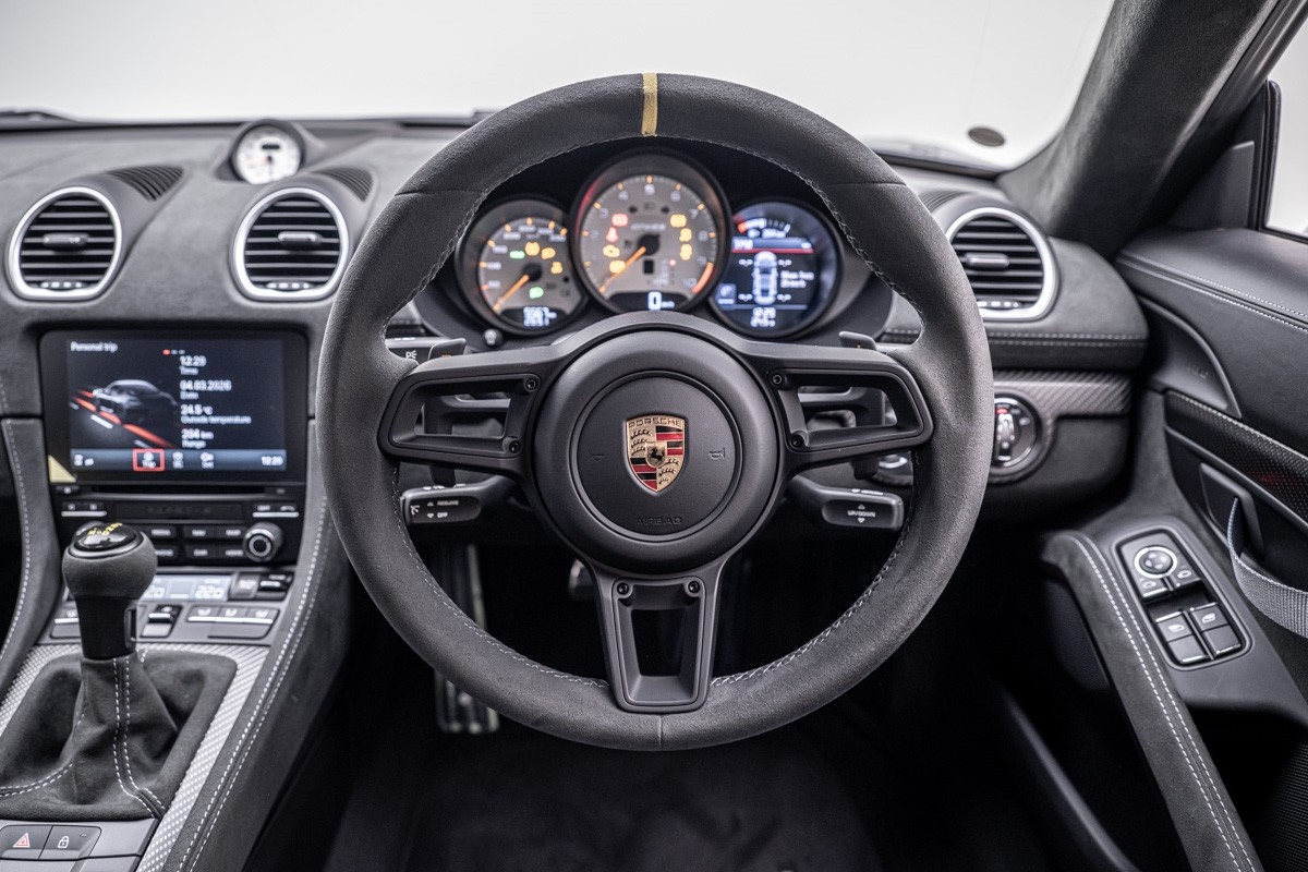 Porsche 718 Cayman GT4 RS - Weissach Package