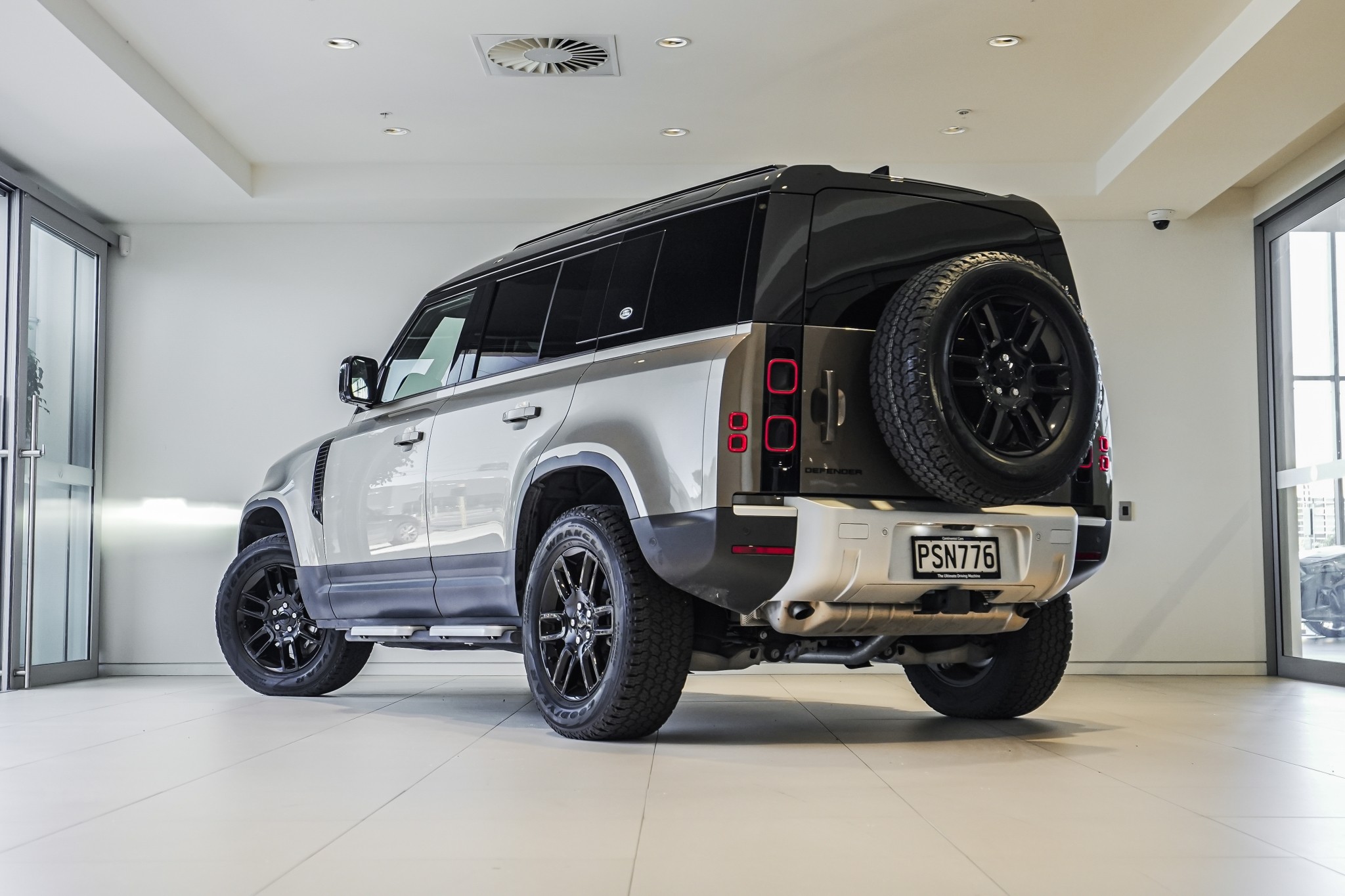 Land Rover Defender 110 D300 S 3.0Dt/4Wd