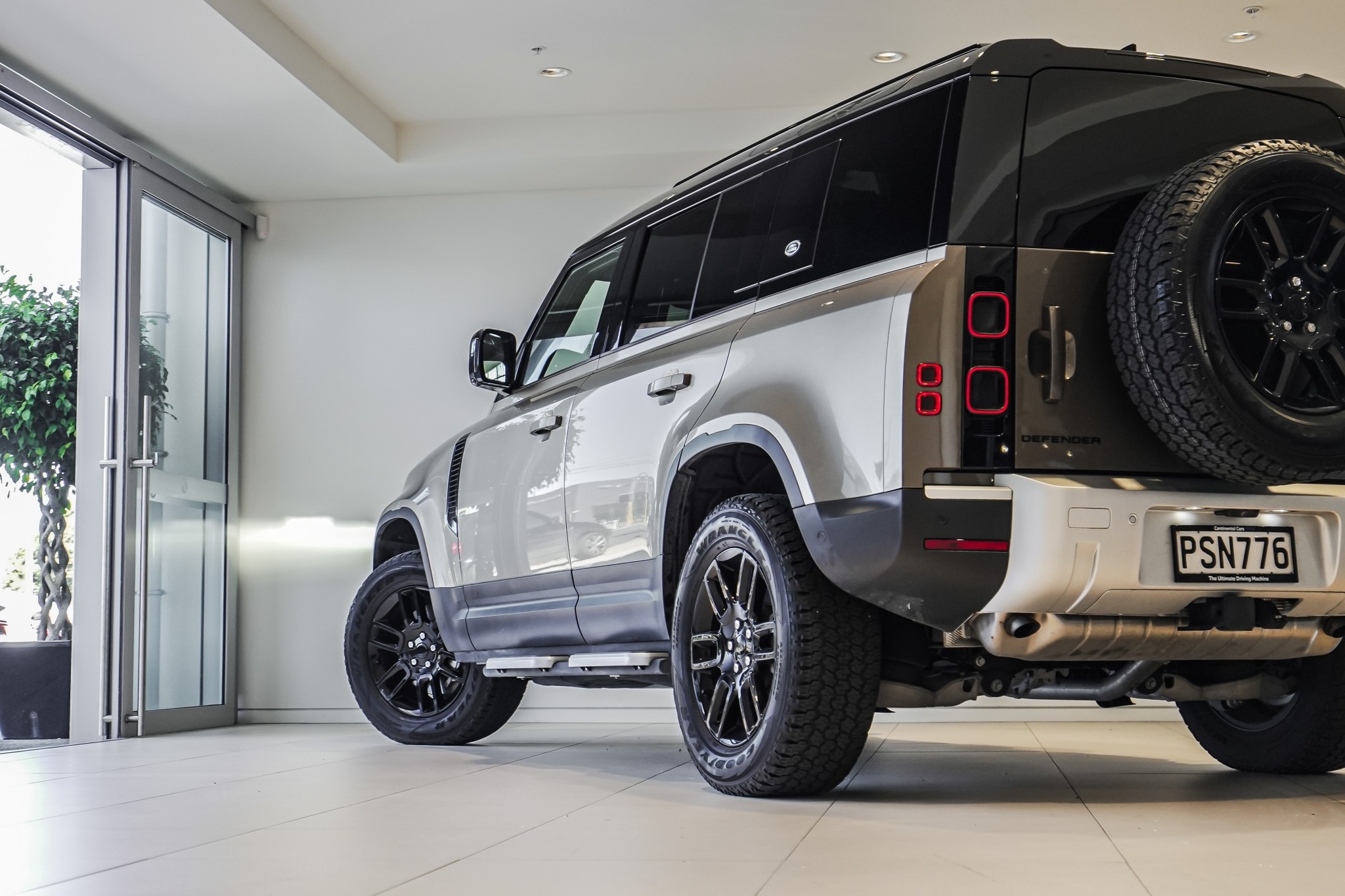 Land Rover Defender 110 D300 S 3.0Dt/4Wd