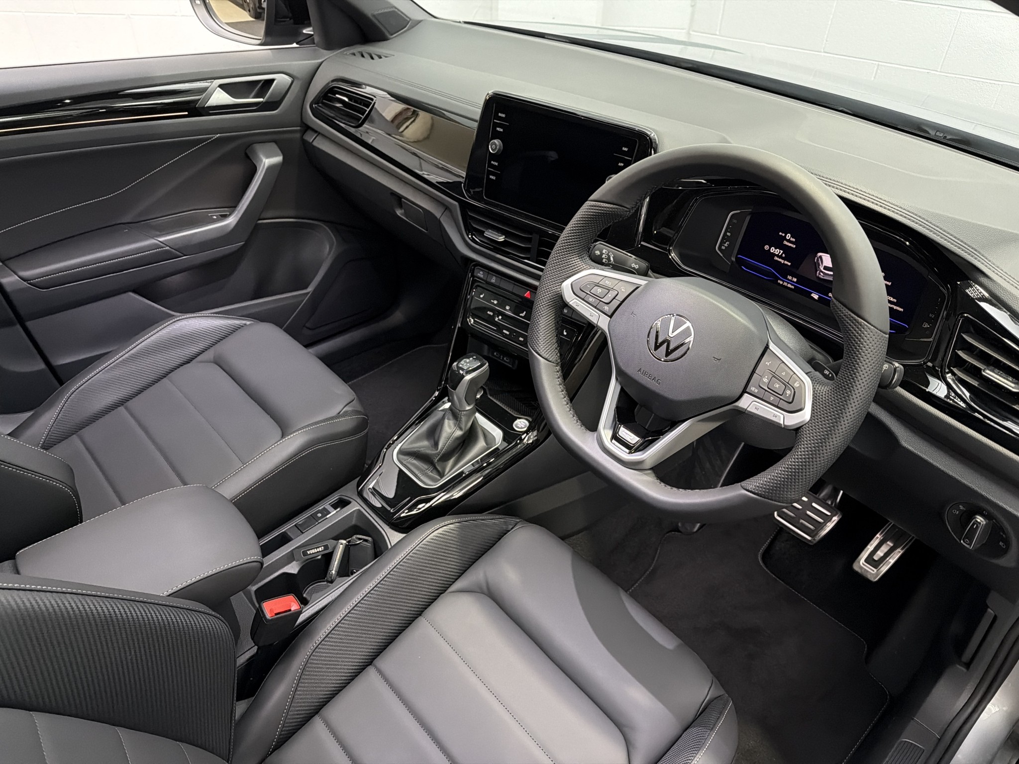 Volkswagen T-Roc 2WD R-LINE