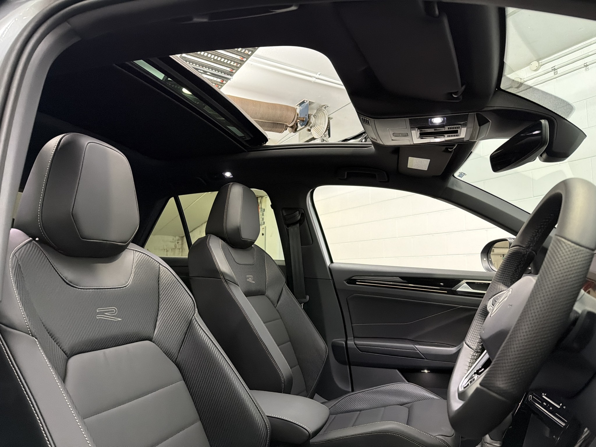 Volkswagen T-Roc 2WD R-LINE