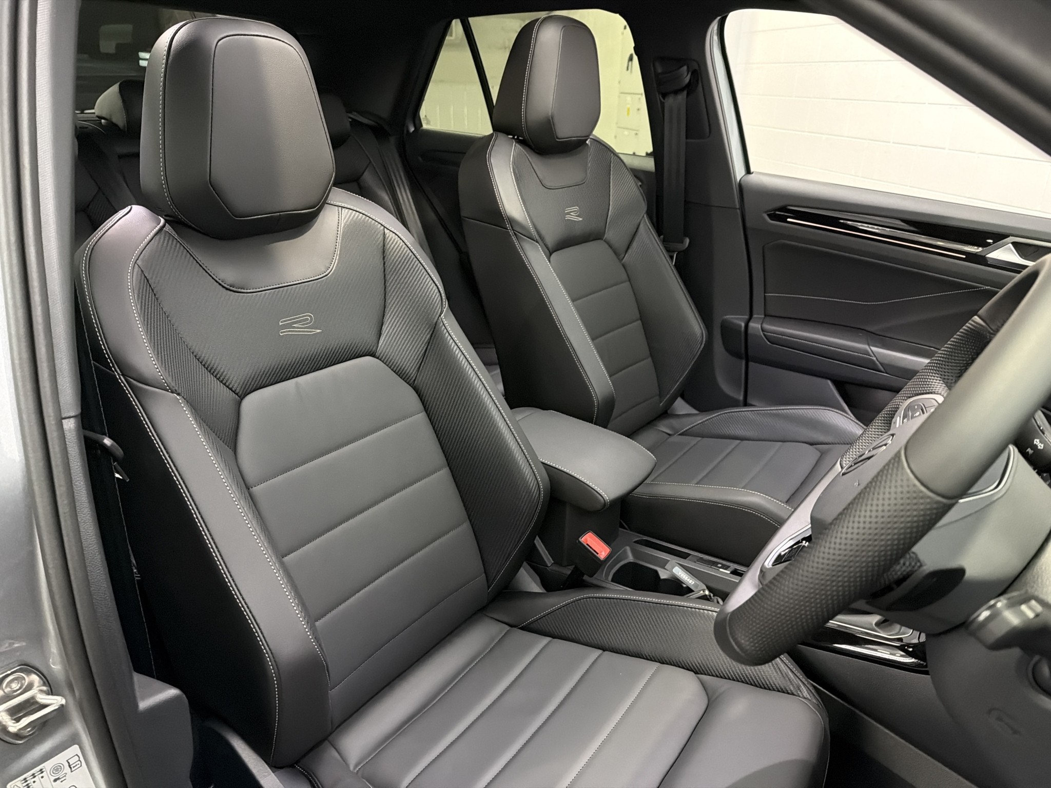 Volkswagen T-Roc 2WD R-LINE