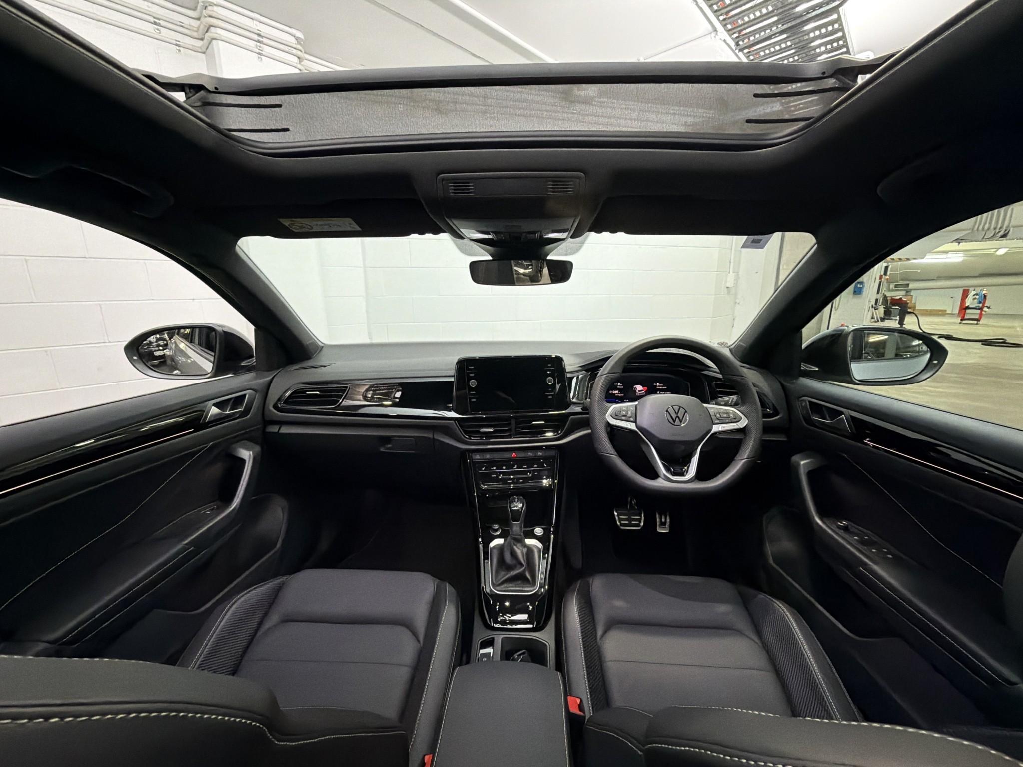 Volkswagen T-Roc 2WD R-LINE