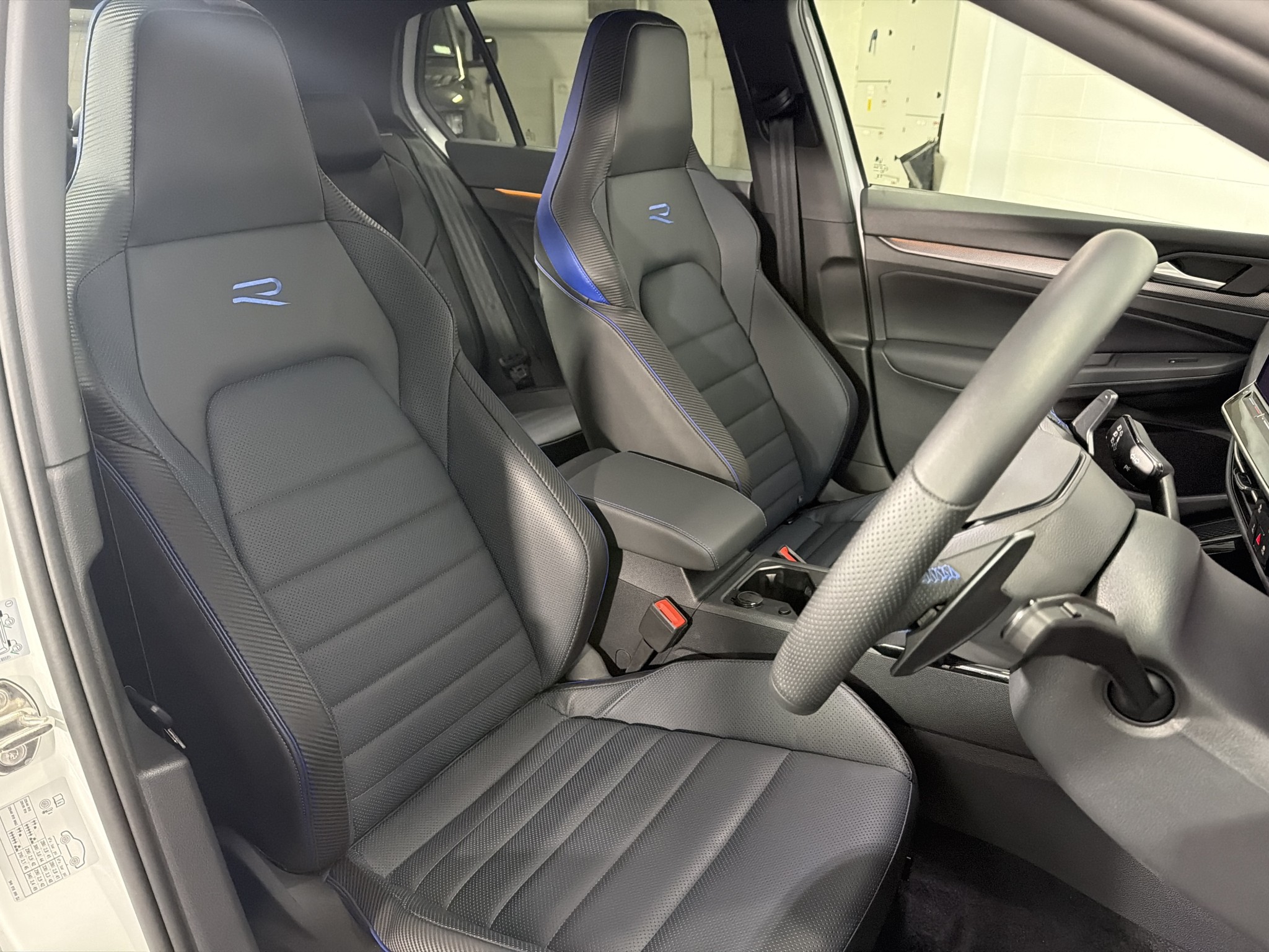 Volkswagen Golf 8.5 R