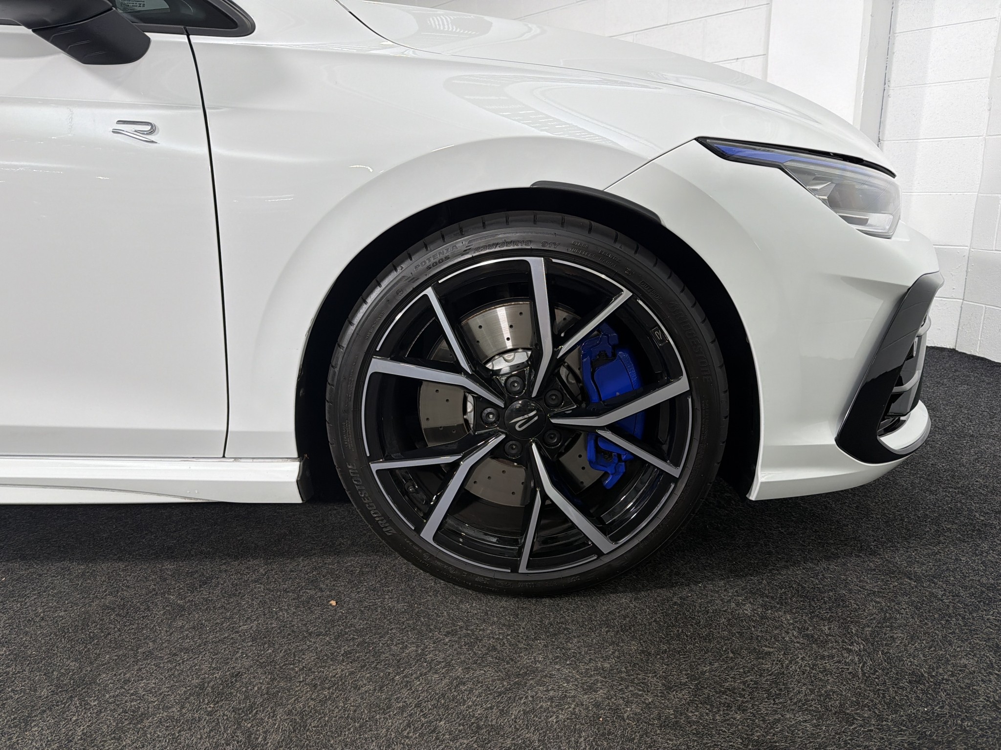 Volkswagen Golf 8.5 R