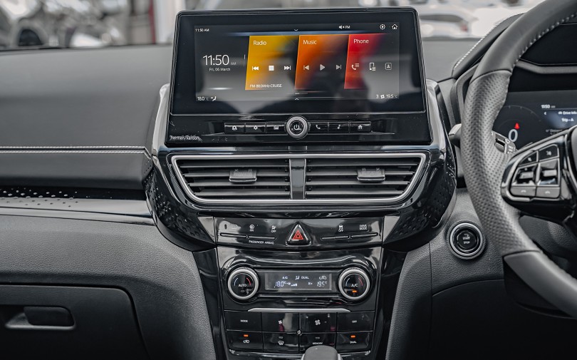 2025 Mahindra XUV3XO 15