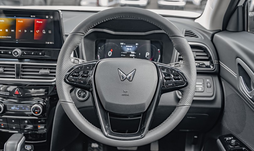 2025 Mahindra XUV3XO 11