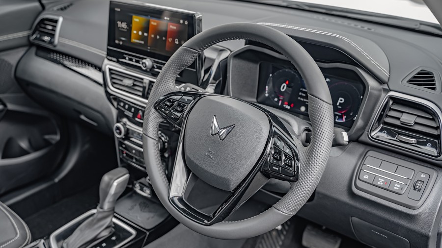 2025 Mahindra XUV3XO 9