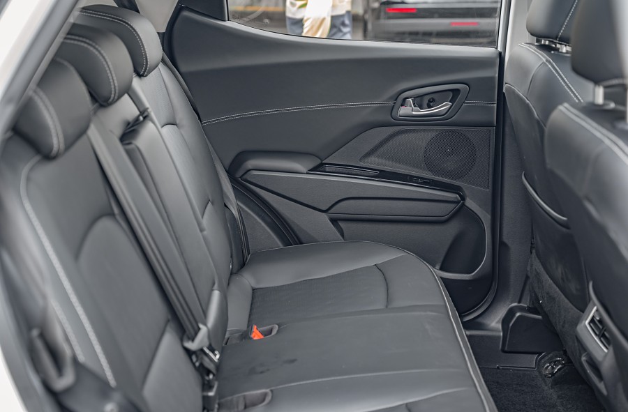 2025 Mahindra XUV3XO 17