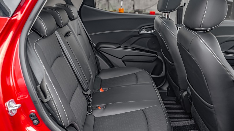 2026 Mahindra XUV3XO 17