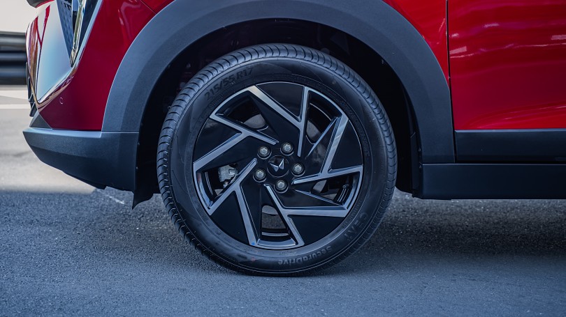 2026 Mahindra XUV3XO 6