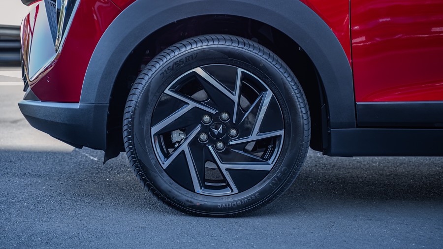 2026 Mahindra XUV3XO 6