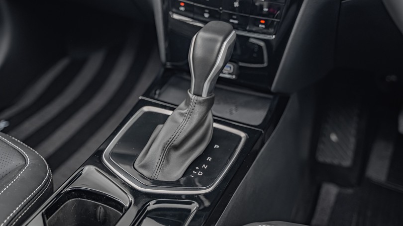 2026 Mahindra XUV3XO 16