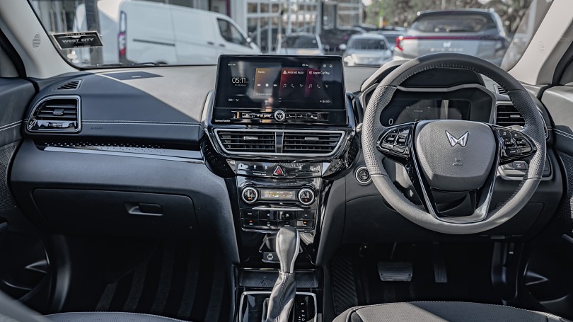 2026 Mahindra XUV3XO 10