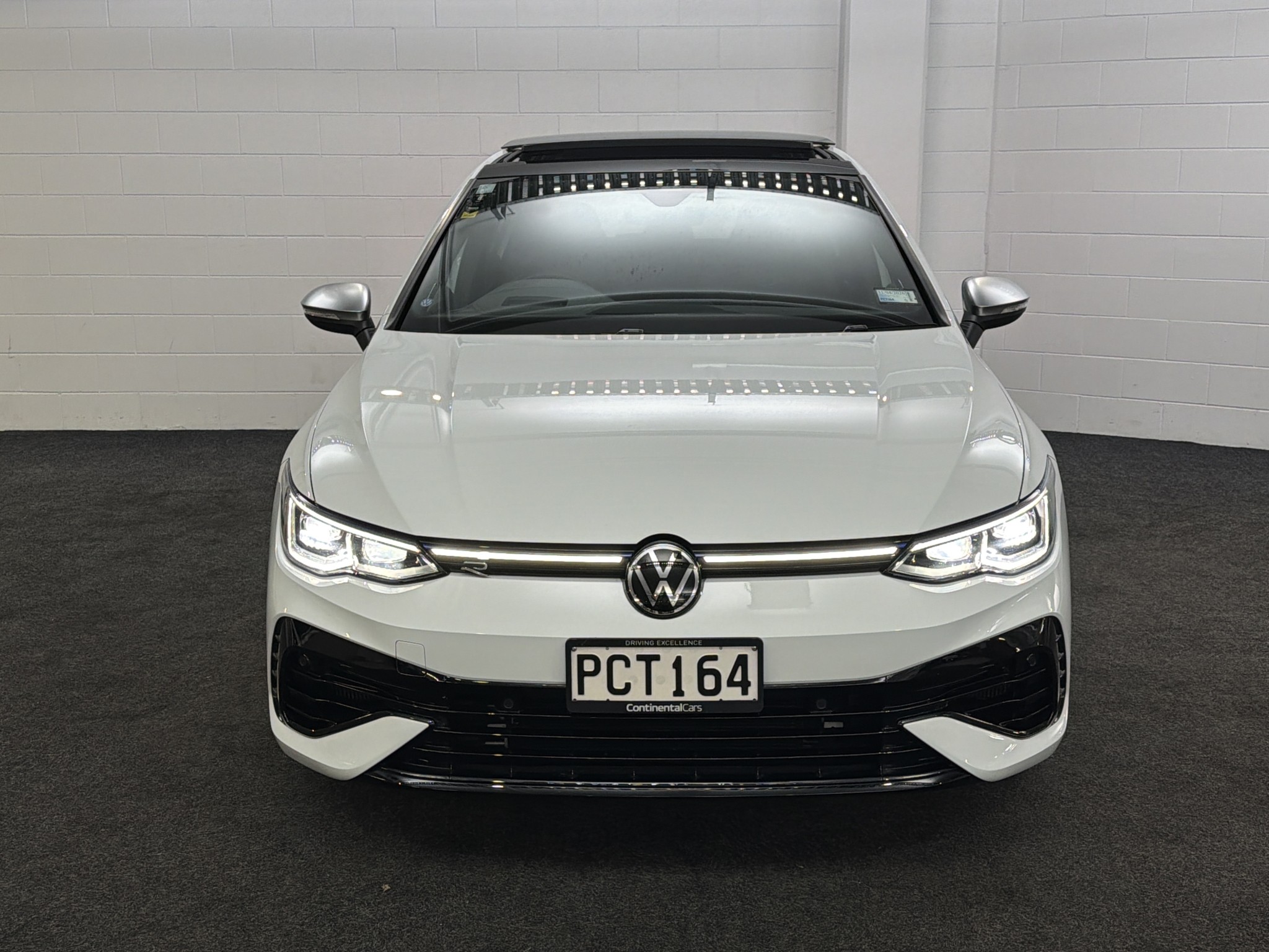 Volkswagen Golf R DSG 2.0PT/4WD/7AT