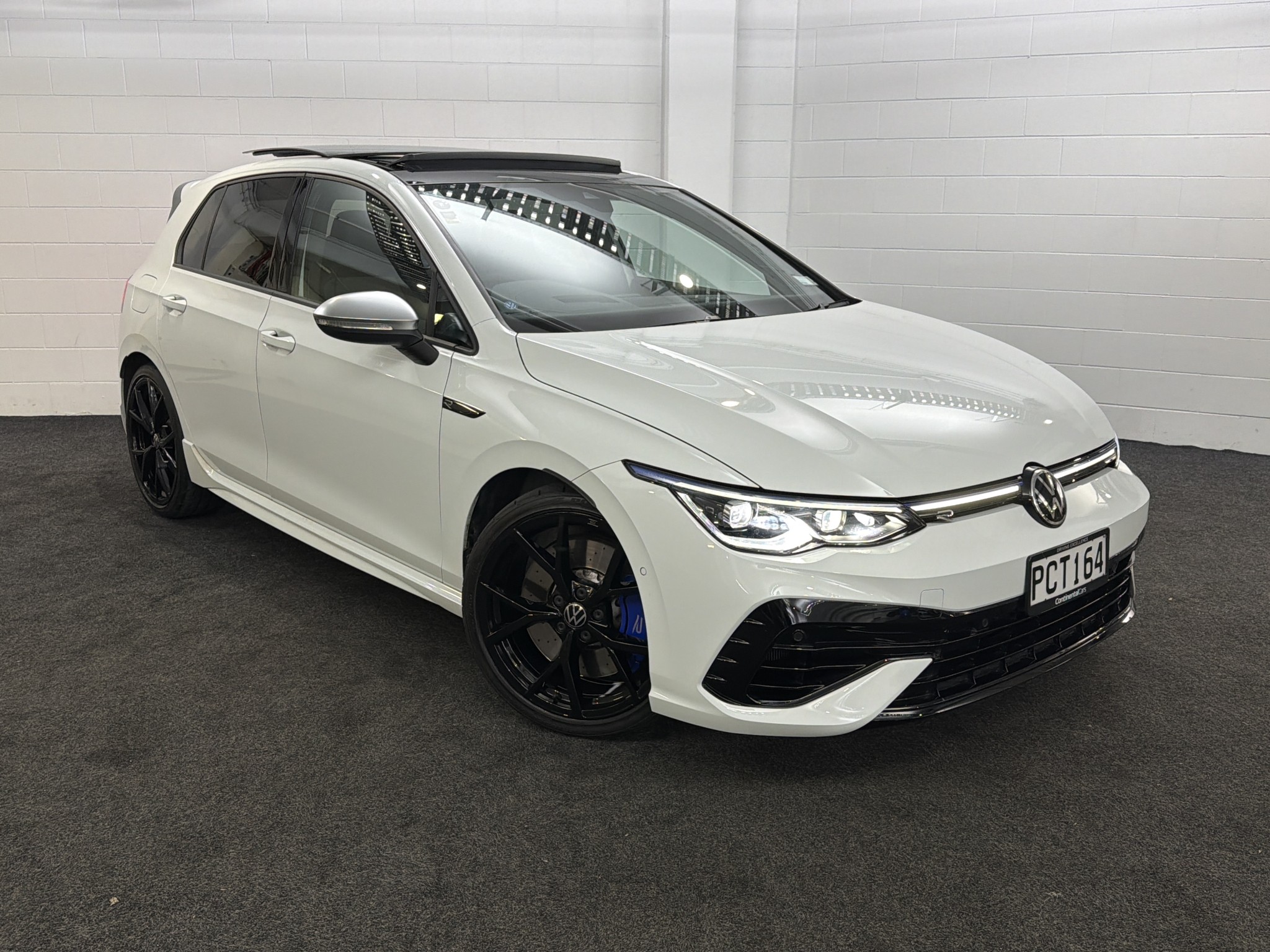 Volkswagen Golf R DSG 2.0PT/4WD/7AT