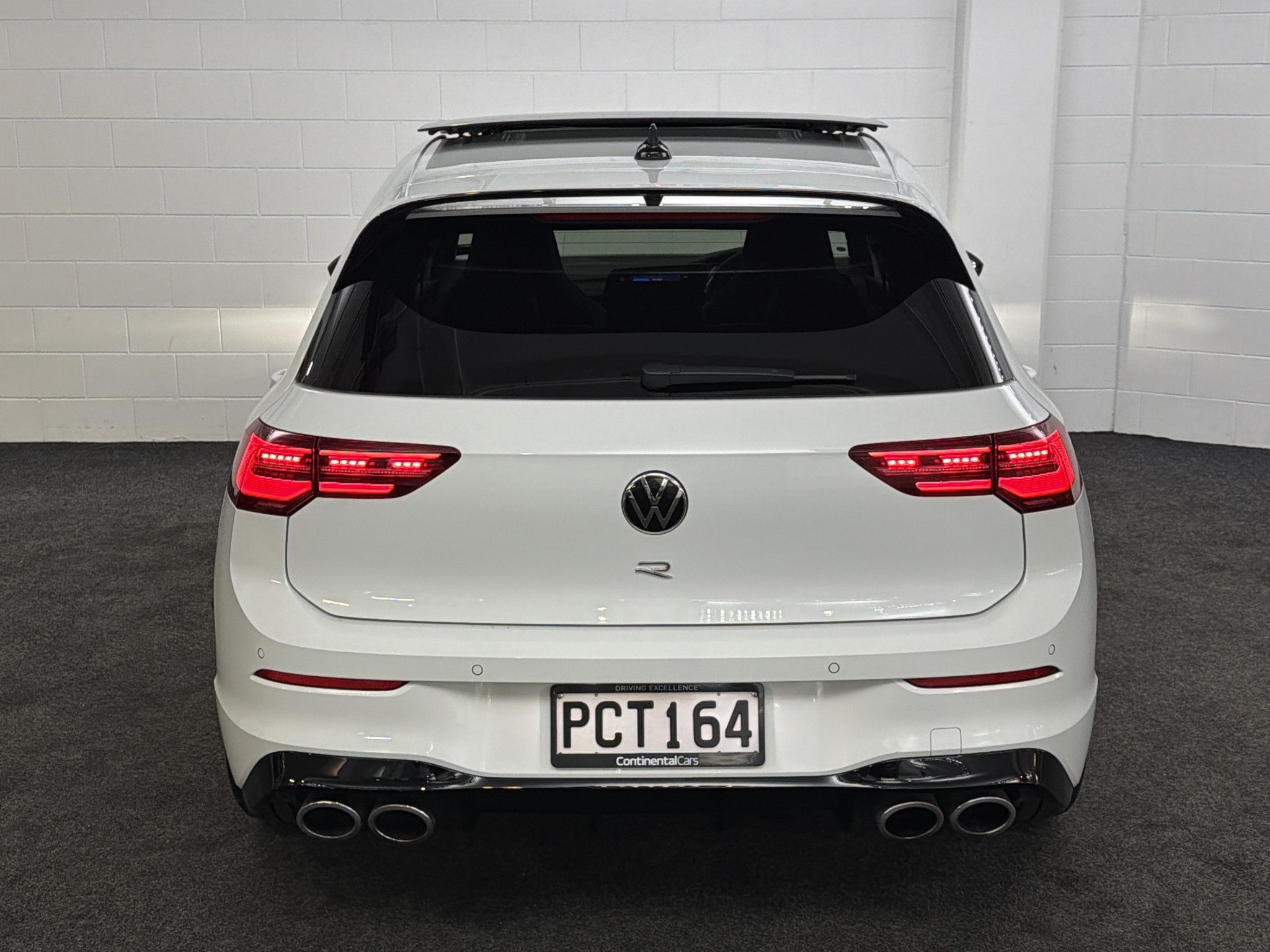 Volkswagen Golf R DSG 2.0PT/4WD/7AT