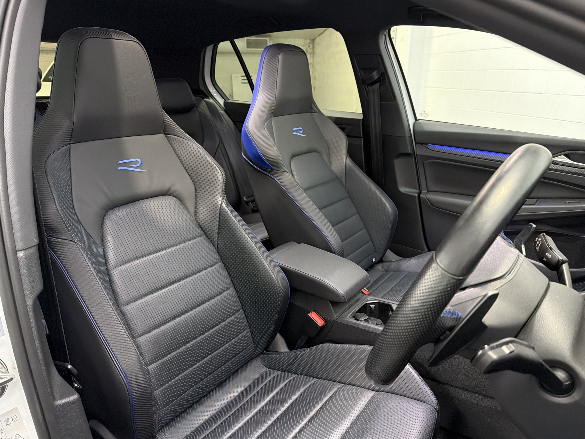 Volkswagen Golf R DSG 2.0PT/4WD/7AT