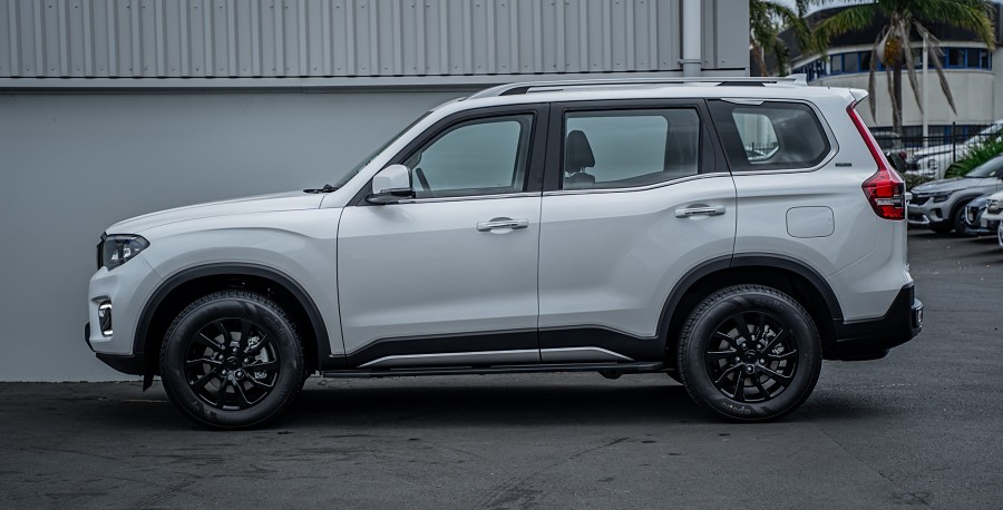 2026 Mahindra Scorpio 5