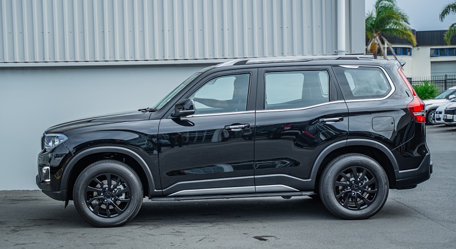 2026 Mahindra Scorpio 5