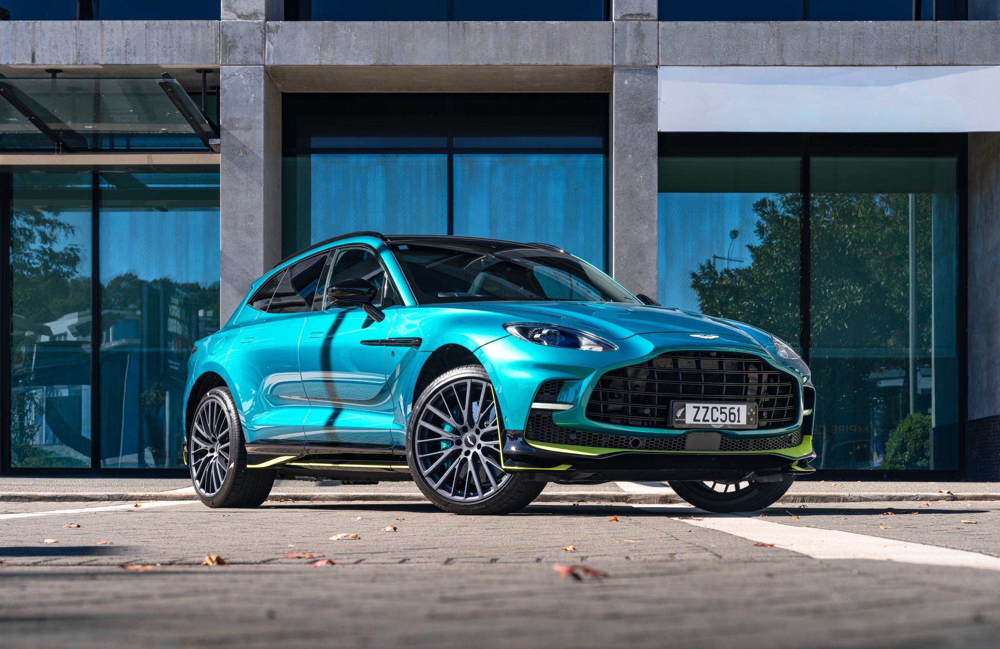 2024 Aston Martin DBX