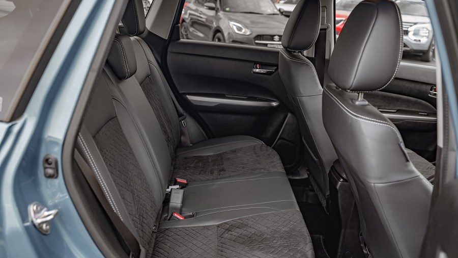2023 Suzuki Vitara 17