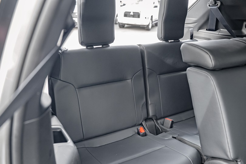 2025 Mitsubishi Outlander 16