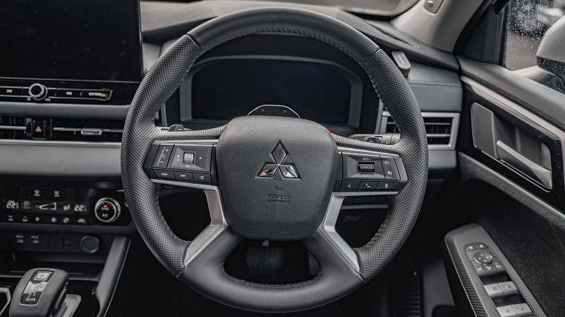 2025 Mitsubishi Outlander 11