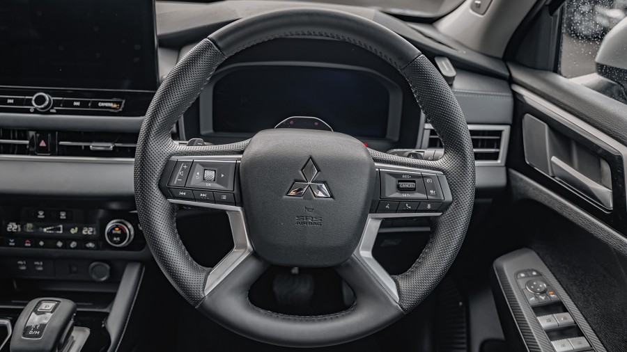 2025 Mitsubishi Outlander 11