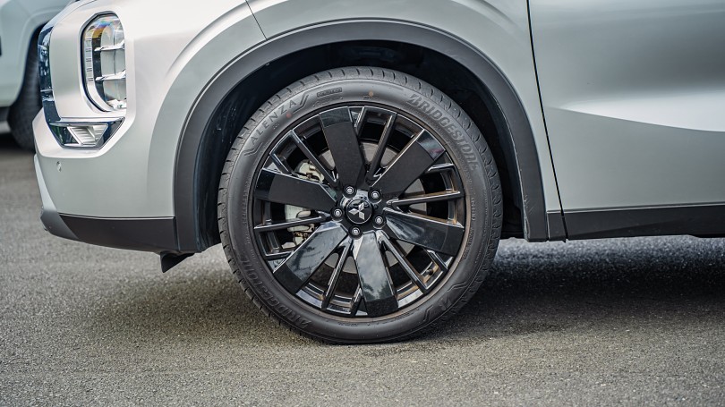 2025 Mitsubishi Outlander 6