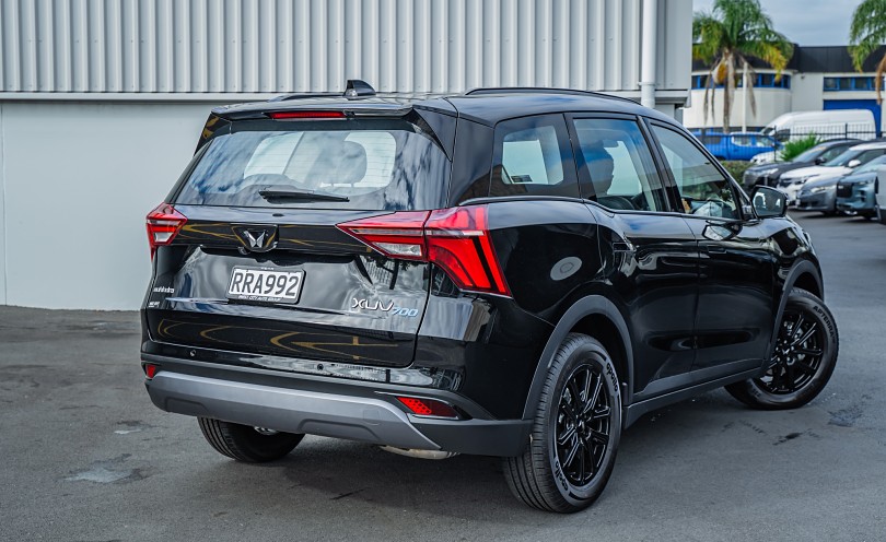 2026 Mahindra XUV700 2