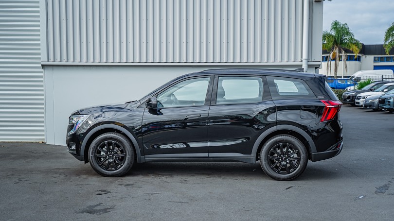 2026 Mahindra XUV700 5