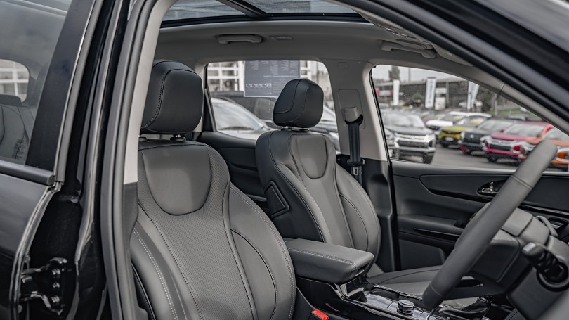 2026 Mahindra XUV700 8