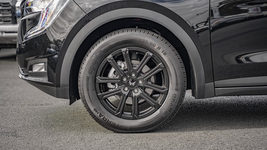2026 Mahindra XUV700 6
