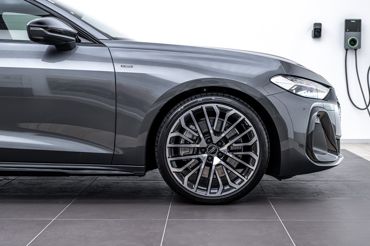 Audi A5 e-Hybrid Avant S line