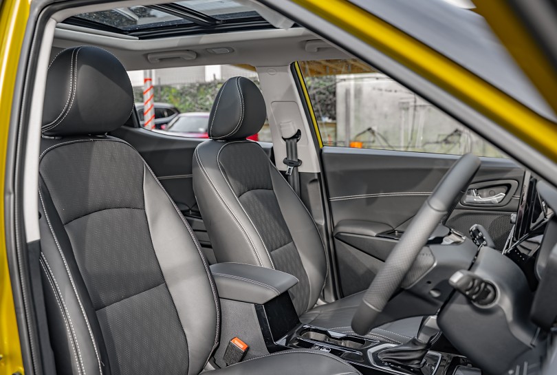 2026 Mahindra XUV3XO 8