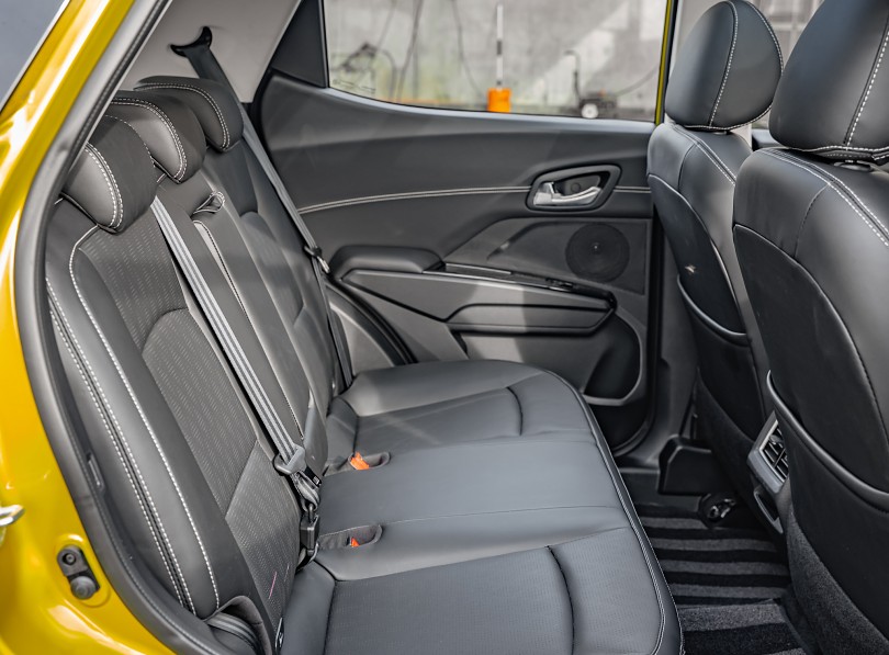 2026 Mahindra XUV3XO 17