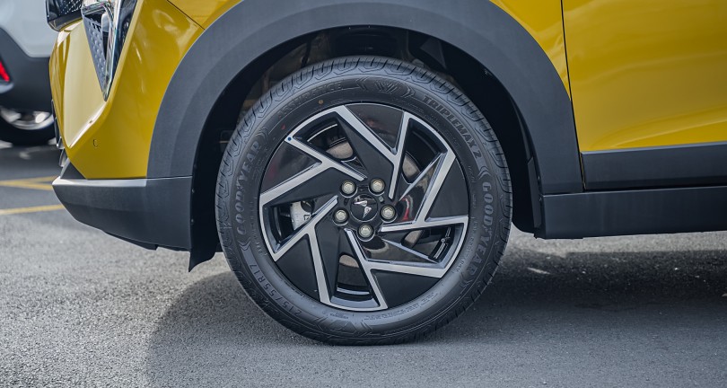 2026 Mahindra XUV3XO 6