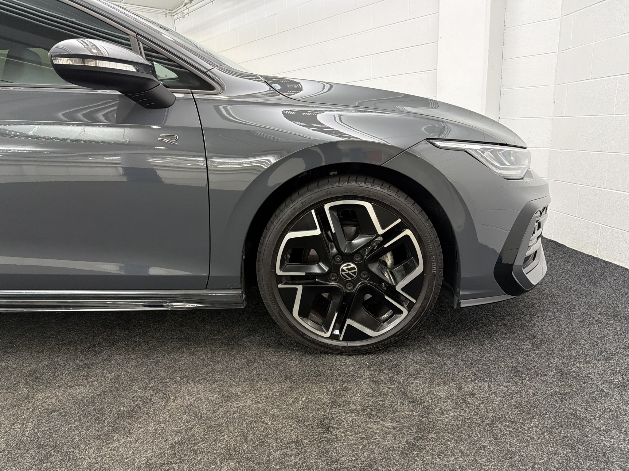 Volkswagen Golf 8.5 R-LINE