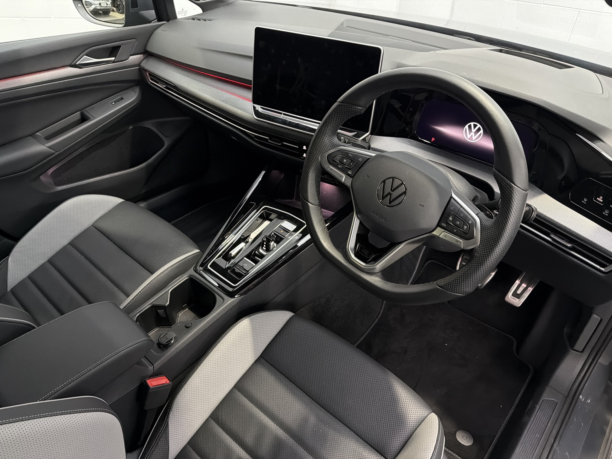 Volkswagen Golf 8.5 R-LINE