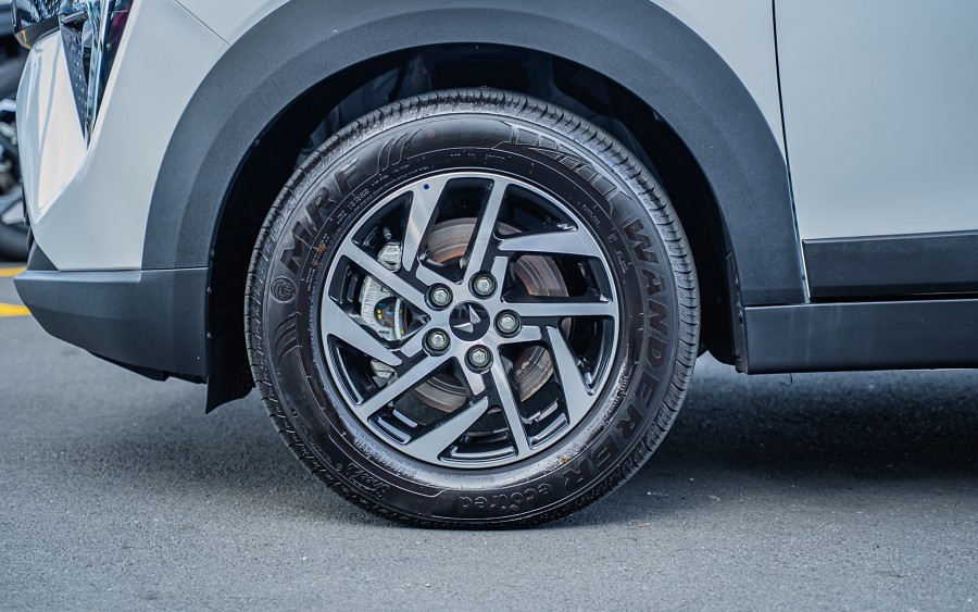 2026 Mahindra XUV3XO 6