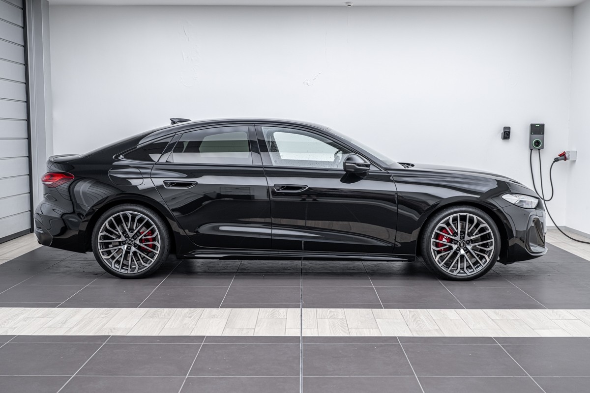 Audi S5 Sedan TFSI 270 KW