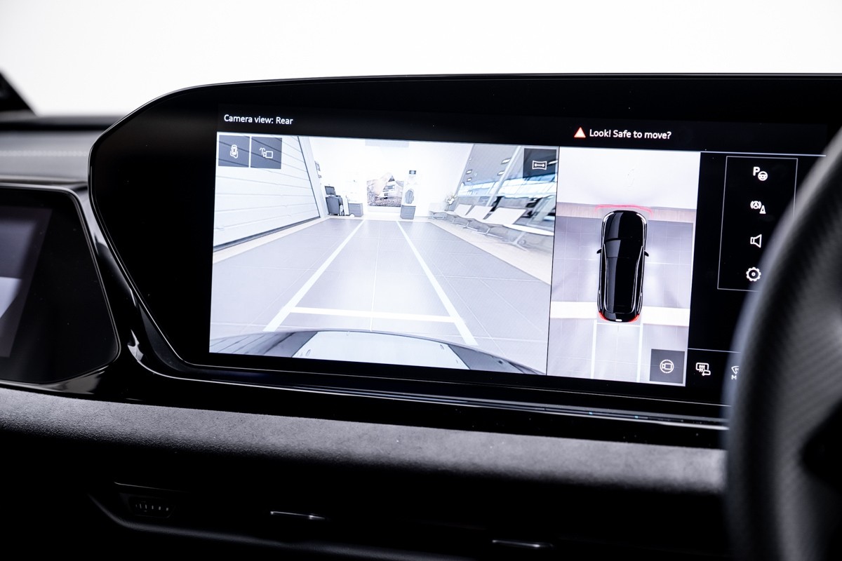 Audi S5 Sedan TFSI 270 KW