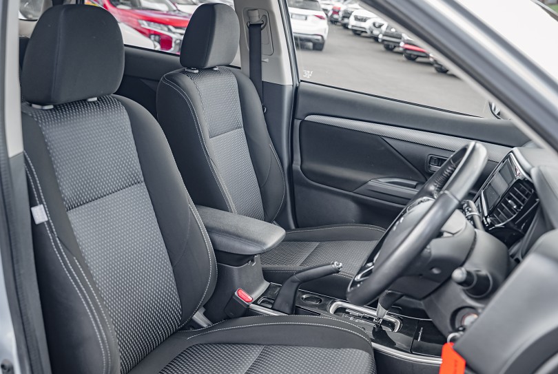 2018 Mitsubishi Outlander 8